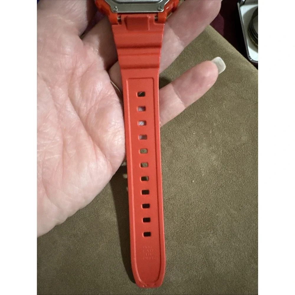 Casio Classic Red and Black Men Wristwatch f108whc Water Resistant Stainless Are